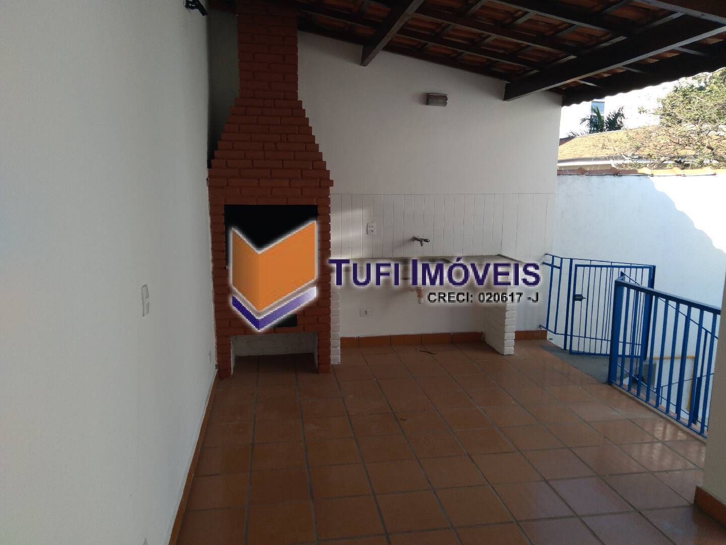 Casa para alugar com 2 quartos, 180m² - Foto 10