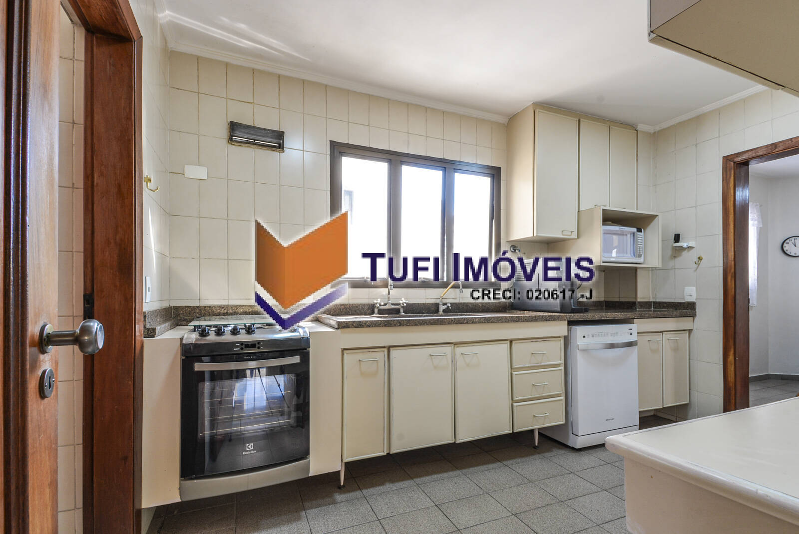 Apartamento à venda com 3 quartos, 193m² - Foto 32