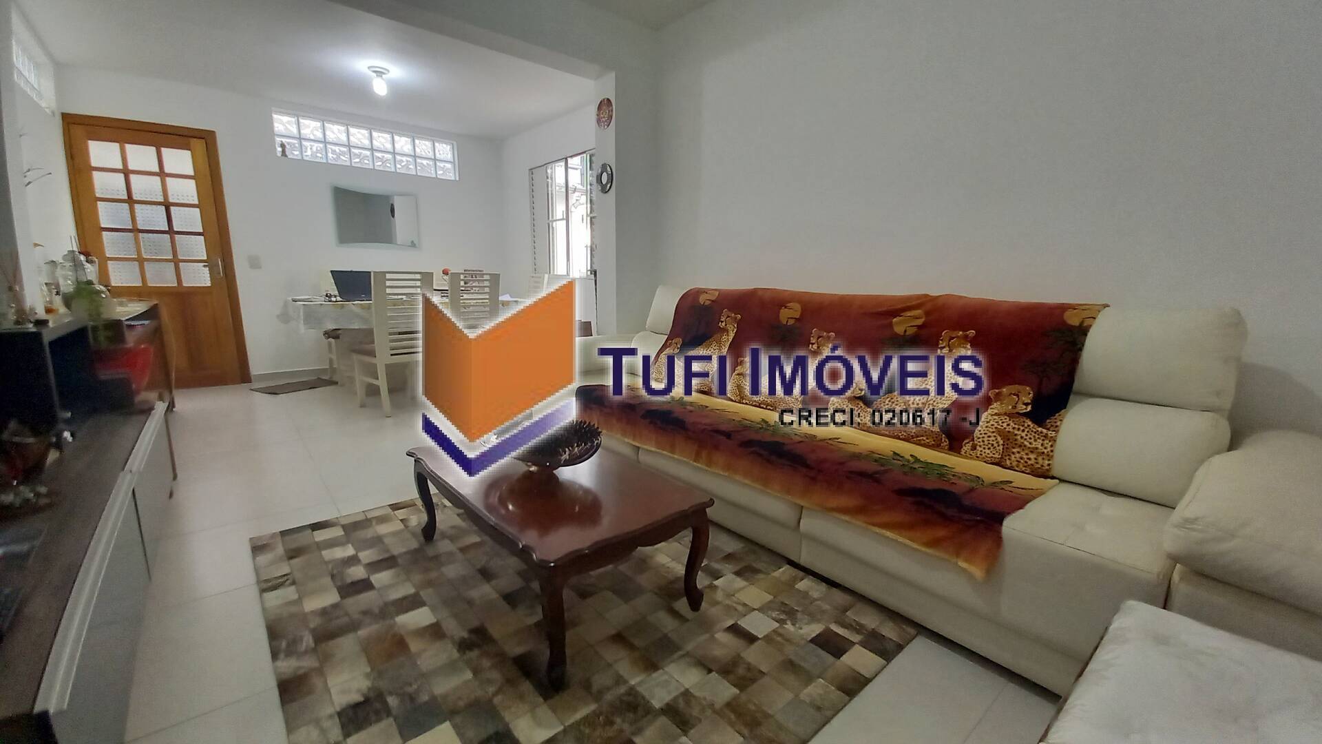 Casa para alugar com 4 quartos, 180m² - Foto 1