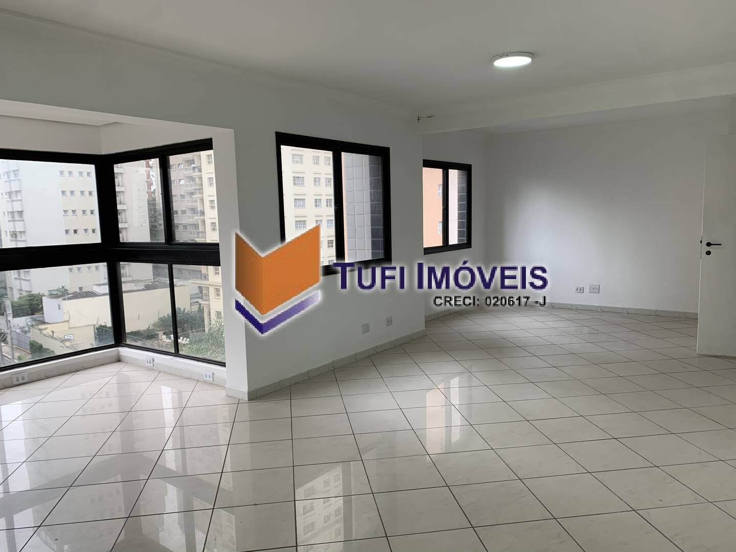 Apartamento à venda com 3 quartos, 127m² - Foto 1