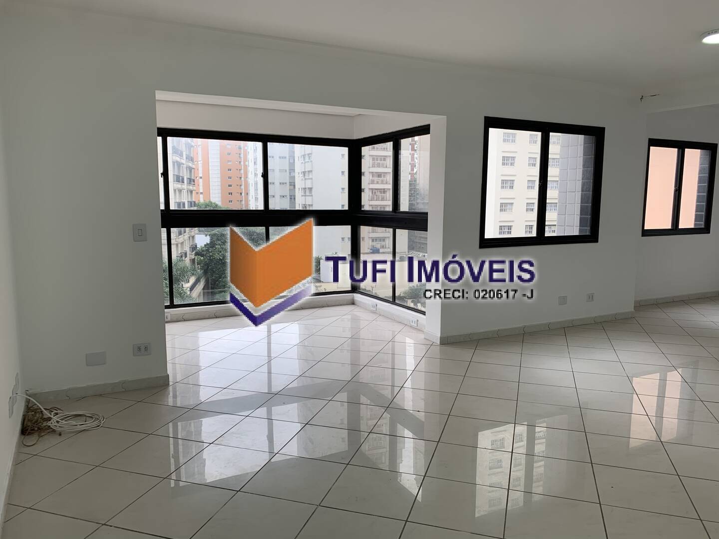 Apartamento à venda com 3 quartos, 127m² - Foto 3