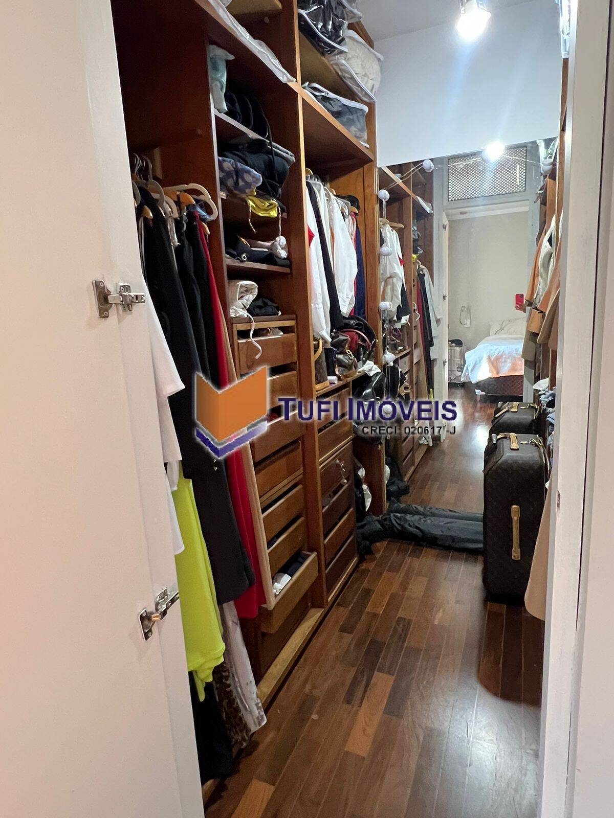 Apartamento à venda com 4 quartos, 200m² - Foto 15