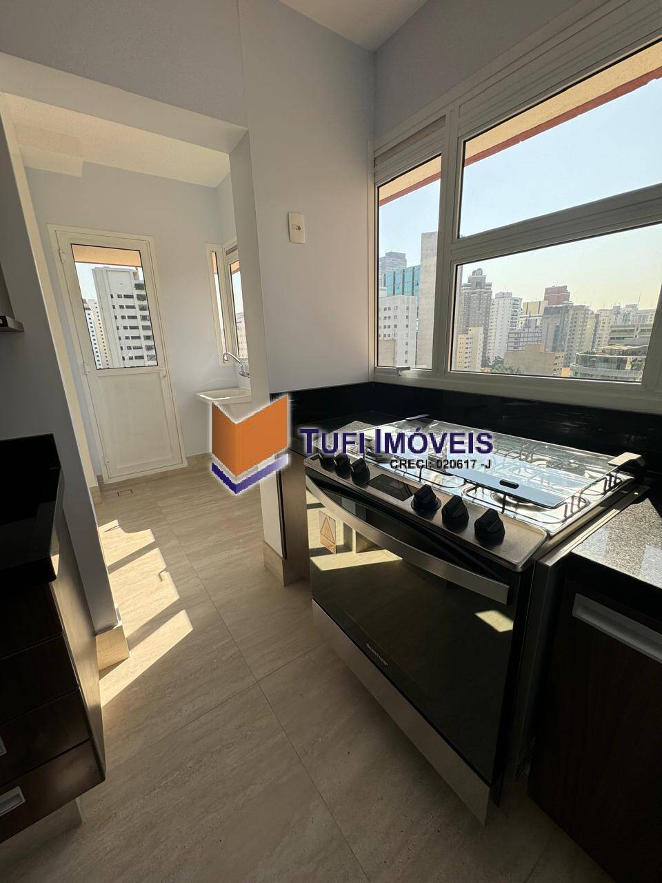 Apartamento para alugar com 2 quartos, 117m² - Foto 17