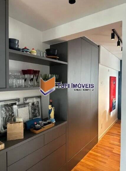 Apartamento à venda com 3 quartos, 240m² - Foto 3