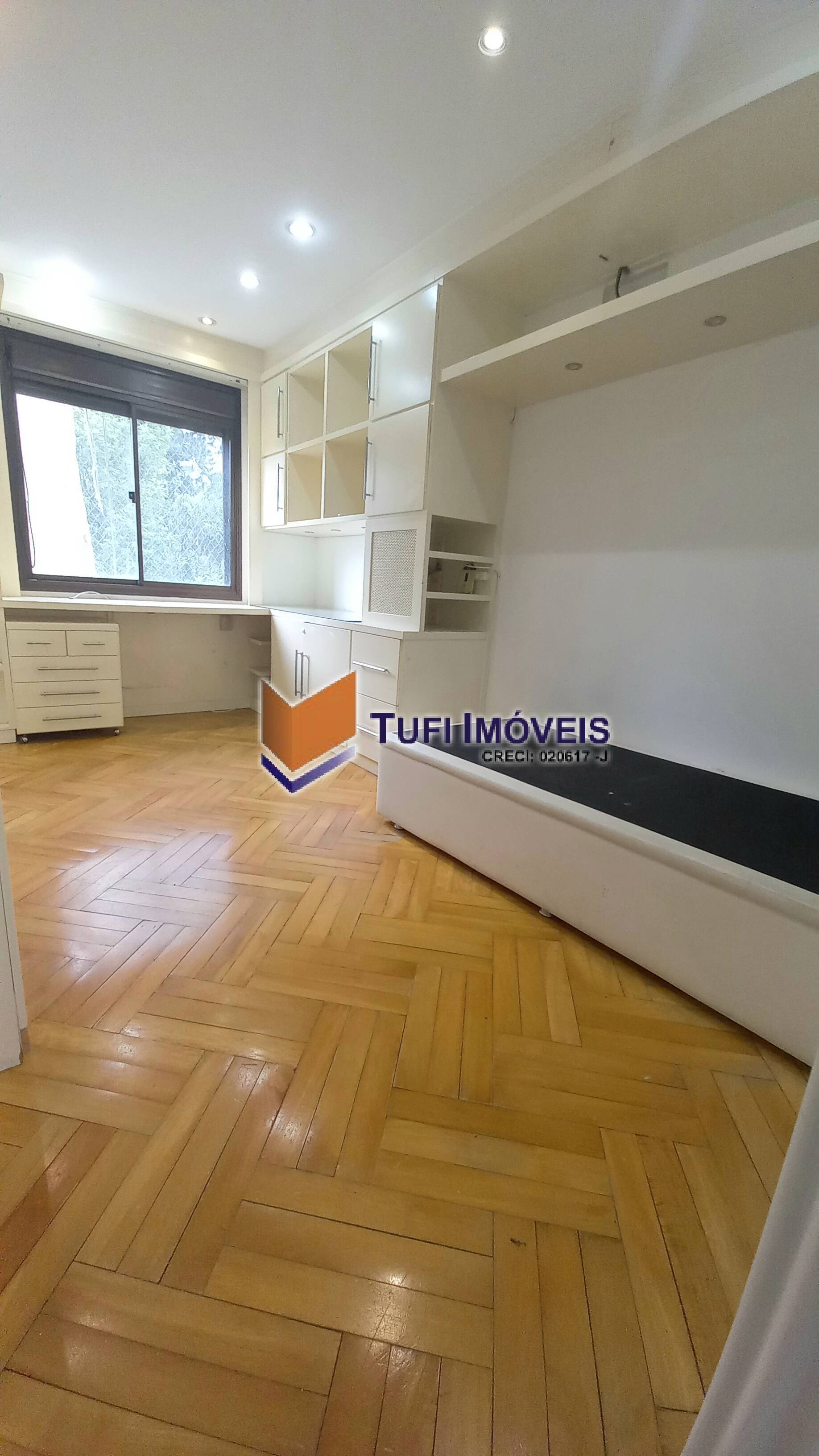 Apartamento para alugar com 3 quartos, 200m² - Foto 19