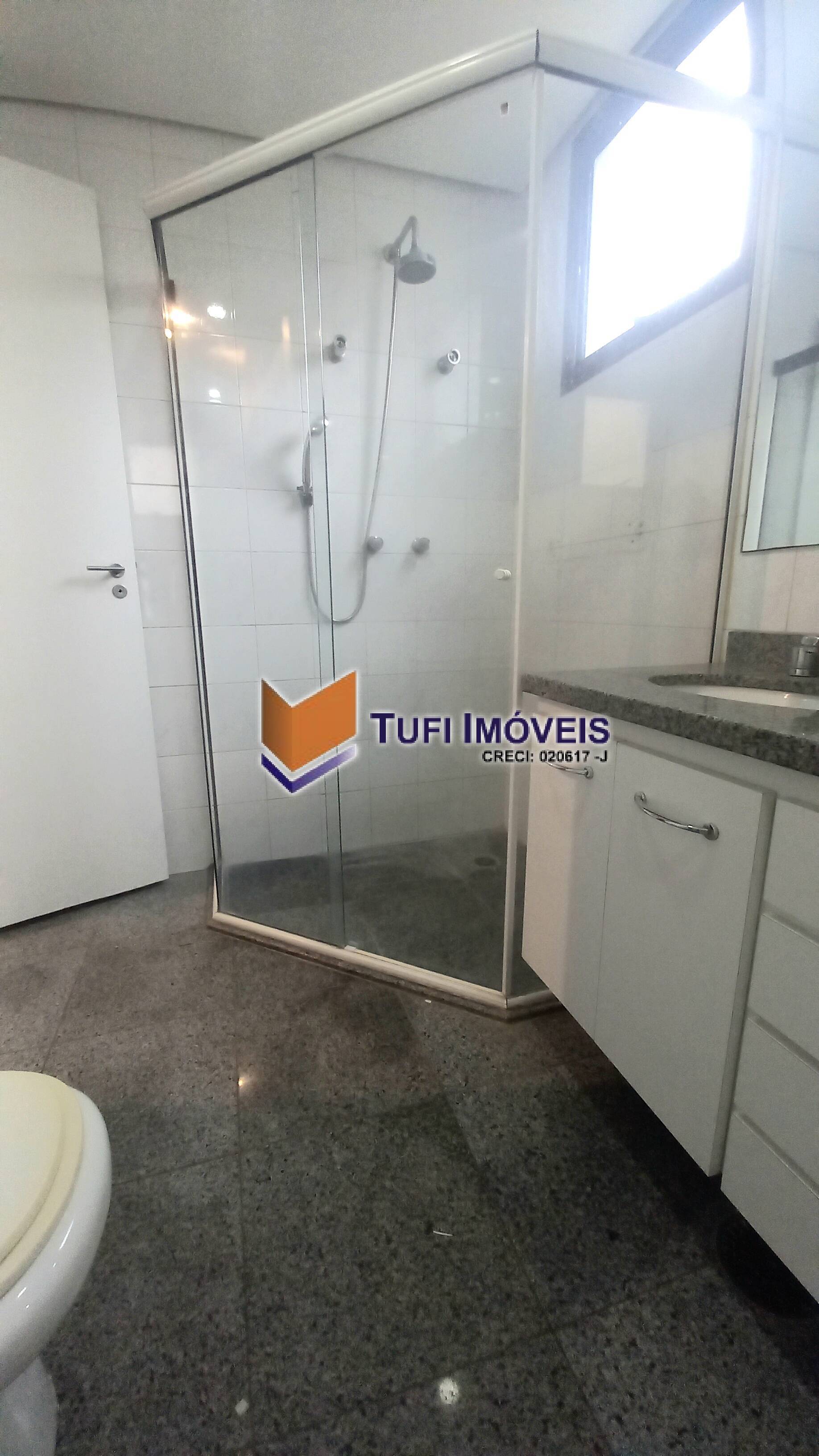 Apartamento para alugar com 3 quartos, 200m² - Foto 21